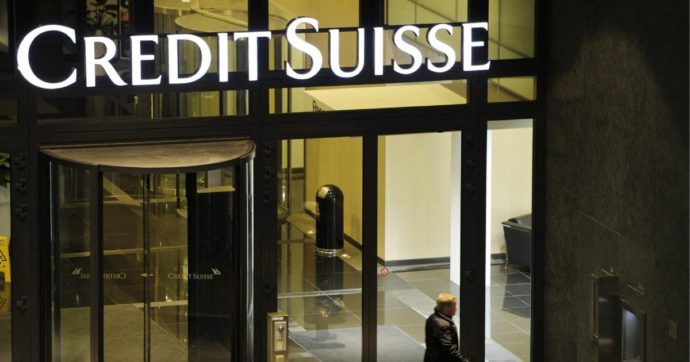 Copertina di Credit Suisse vede il baratro  e ora chiede fondi pubblici