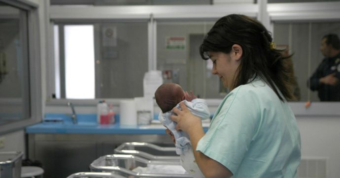 Il calo delle nascite non si deve solo a problemi sociali o economici: c’è anche altro dietro queste concause