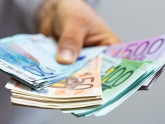 I soldi fanno davvero la felicità: ora lo dice anche la scienza