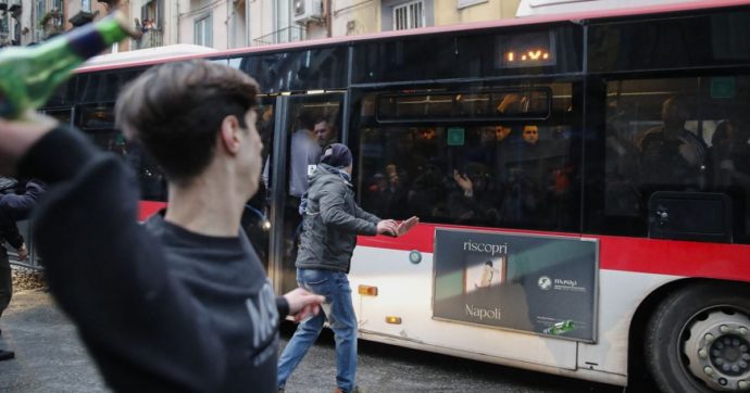 Napoli-Eintracht, ancora scontri nella notte e tentato blitz negli hotel: arrestati 8 ultras
