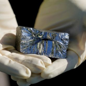 Copertina di Terre rare, la sfida Ue alla Cina: serviranno più miniere e riciclo