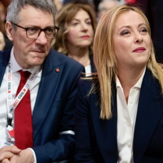 Copertina di Meloni, un alieno sul palco della Cgil: il Fatto di domani 18 marzo