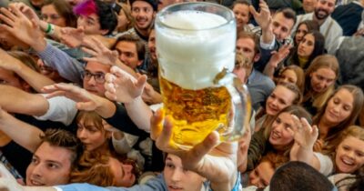 Copertina di Nei pub di Londra post Brexit c’è un problema grave che rischia di metterli in ginocchio