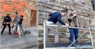 Copertina di Attivisti climatici in azione a Palazzo Vecchio a Firenze, il placcaggio di Nardella: “Ma che c… fai?”. Poi pulisce e dice: “Sono dei barbari”