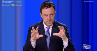 Copertina di “Non posso cantare De André? Se vedo Porro gli rigo la macchina”: Crozza-Salvini è furibondo per il video sul karaoke con Meloni