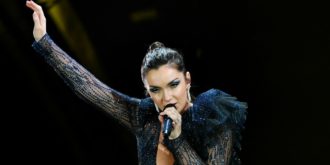 Copertina di Elettra Lamborghini sbotta sui social: “Ma la gente che spoilera i pezzi altrui, ma ce la fate? State fermi con quelle manine del ca**o”