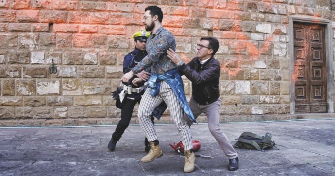 “La vernice lavabile  fa meno danni a Firenze del modello Nardella”