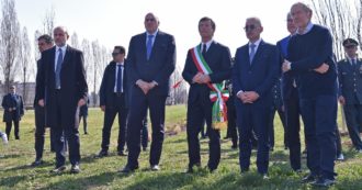 Copertina di Giornata per le vittime del Covid, la cerimonia a Bergamo. Mattarella: “Riconoscenza verso chi ha lottato contro il virus”