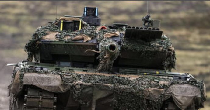 Ucraina, il giallo dei 96 carri Leopard italiani: comprati (via Svizzera) e partiti dal Piemonte? Avanzi di Guerra Fredda, rapidi ma desueti