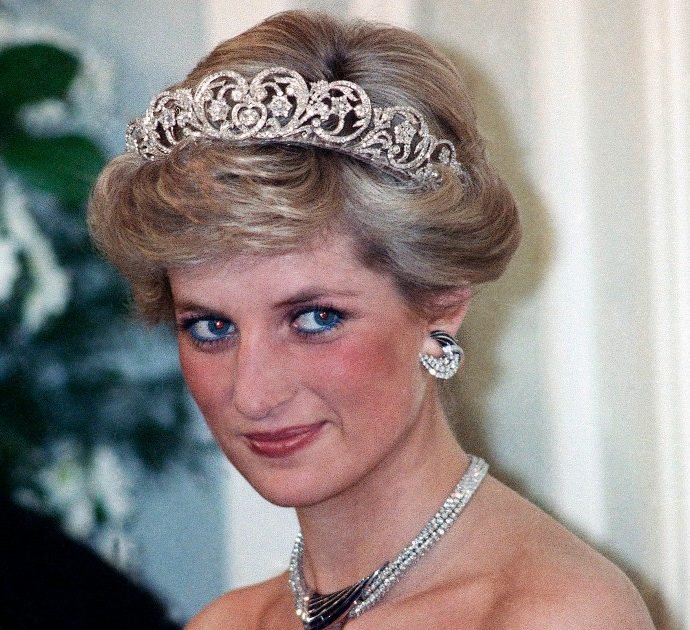 The Crown, le prime immagini sull’incidente di Lady Diana scatenano le polemiche