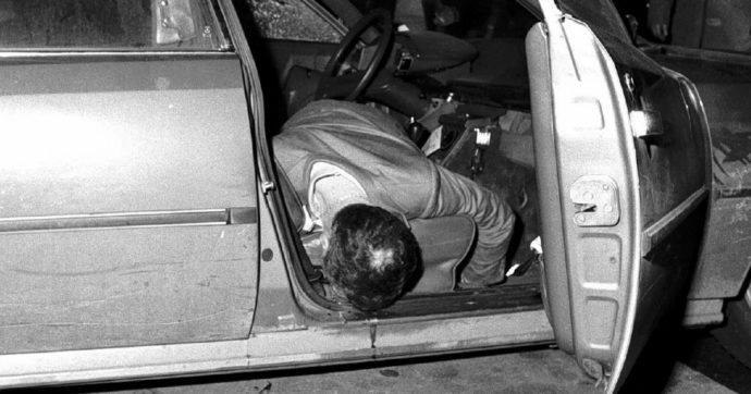 Pecorelli, i legali: cercare Dna cravatta