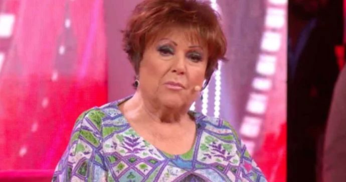 Grande Fratello Vip, Orietta Berti ad Antonella Fiordelisi: “Ti ho dato dei consigli e mi hai guardato come per dire ‘Cosa vuole questa brutta vecchiaccia?'” Grande Fratello Vip, Orietta Berti ad Antonella Fiordelisi: “Ti ho dato dei consigli e mi hai guardato come per dire ‘Cosa vuole questa brutta vecchiaccia?'”