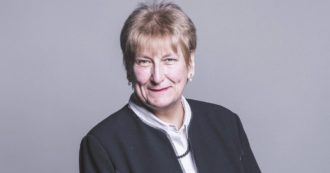 Copertina di Guerra, la baronessa regala a Kiev le munizioni all’uranio impoverito