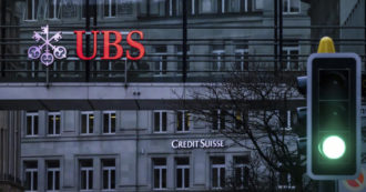 Copertina di Credit Suisse, i costi e i rischi a carico della collettività, i guadagni per Ubs che in borsa vola del 12%