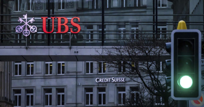 Credit Suisse, i costi e i rischi a carico della collettività, i guadagni per Ubs che in borsa vola del 12%