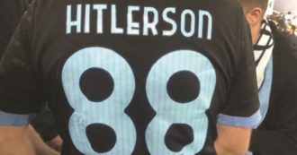 Identificato il tifoso della Lazio con la maglia “Hitlerson”: è un tedesco. Indagato per incitamento all’odio razziale e Daspo di 5 anni