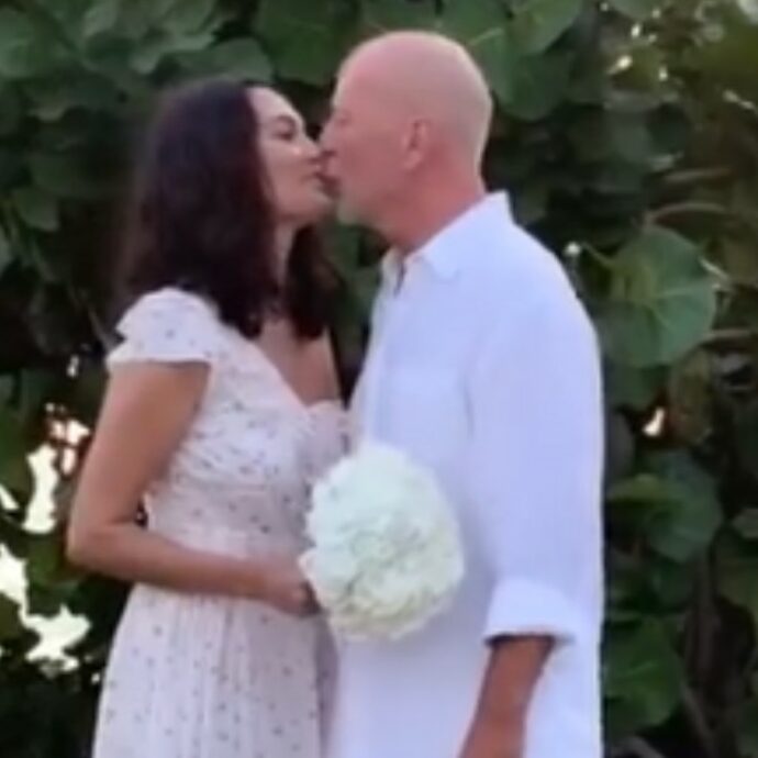 “Se non avete esperienze simili, non giudicate la mia scelta di vivere in una casa separata da mio marito Bruce Willis che soffre di demenza”: Emma Heming perde le staffe