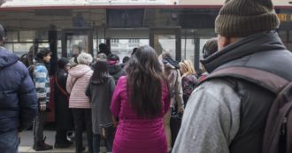 Copertina di Roma: si incastra nelle porte del bus, cade e viene travolta. Prima l’amputazione della gamba, ma dopo 8 giorni muore