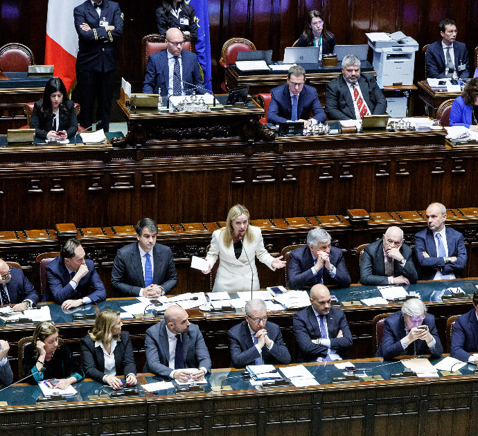 Il Parlamento chiama, il governo non risponde: per l’esecutivo di Meloni record di interrogazioni cadute nel silenzio