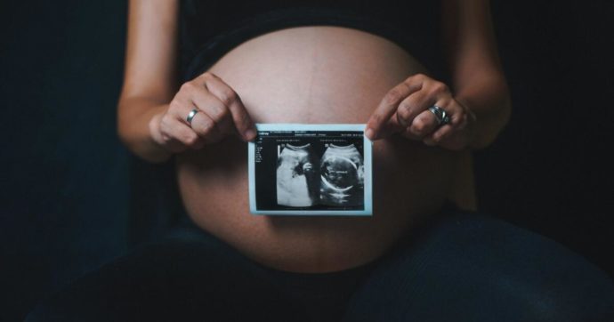 Copertina di Maternità surrogata, il corpo (non) è delle donne?