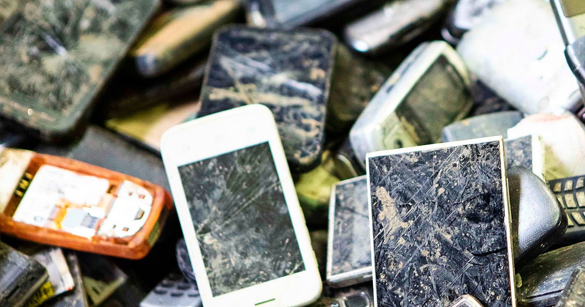 Il “diritto alla riparazione” di smartphone ed elettrodomestici: ecco che cosa prevede la nuova direttiva Ue