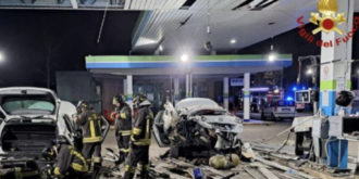 Copertina di Esplode bombola di metano in un distributore a Borgo Panigale: automobilista ferito gravemente