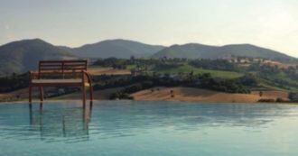 Copertina di “Un passo alla volta. La vita oltre le dipendenze”: il racconto di un modello di recupero diverso e di chi lo ha reso possibile