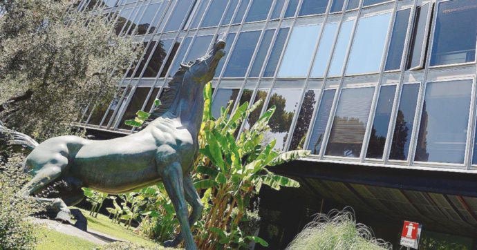 Rai, scoppia la rivolta: “Incoronata chi?!”