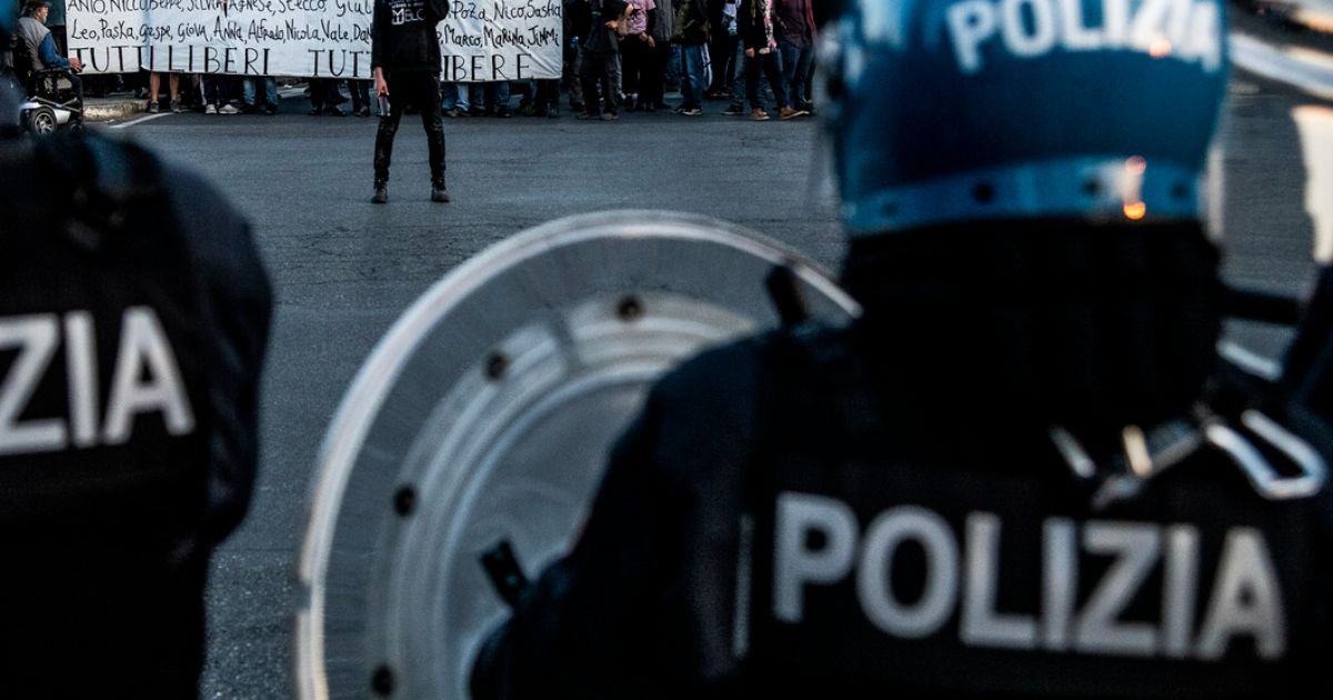 corteo anarchico 