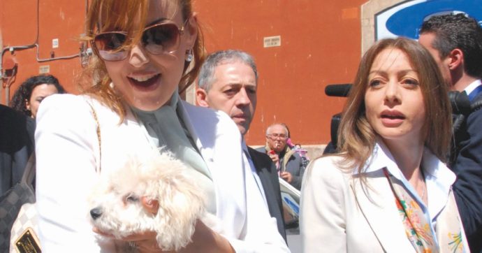 Zarine e badanti di B: Forza Gnocca di Mara e il Calippato di Dudù