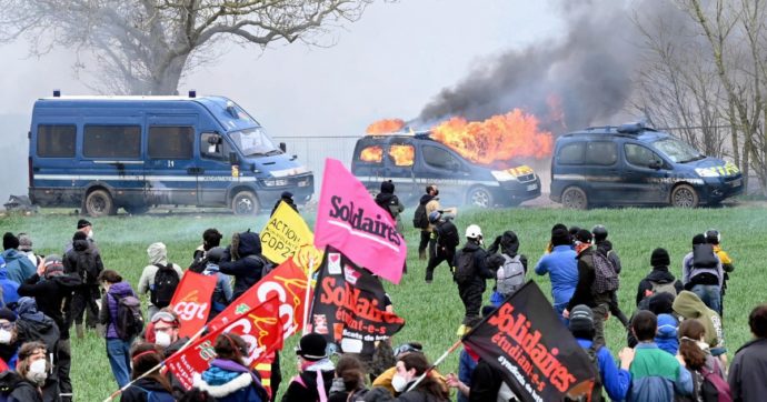 Francia, proteste pure per l’acqua: in piazza contro il bacino idrico