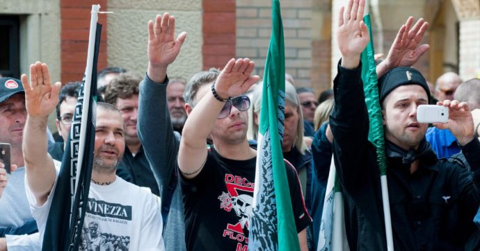 Copertina di A Nettuno celebrati i Fasci al cimitero. L’Anpi protesta