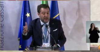 Copertina di Salvini: “Il ritorno alle Province vere farà del bene al Paese”. Poi mette le mani avanti: “vedo già il titolo del Fatto: Poltronificio”