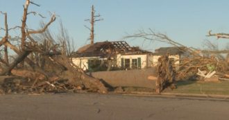 Copertina di Tornado in Mississippi, almeno 25 morti. Rasi al suolo interi quartieri a Rolling Fork, squarciata dalla devastante ondata di maltempo