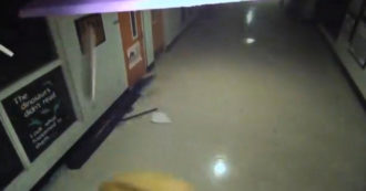 Copertina di Il tornado rade al suolo la scuola: nel video la forza devastante del ciclone in Mississippi