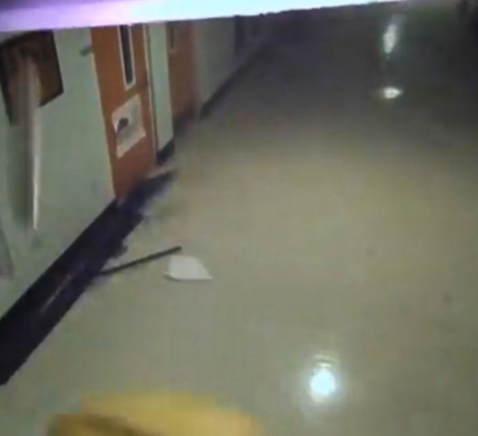 Il tornado rade al suolo la scuola: nel video la forza devastante del ciclone in Mississippi