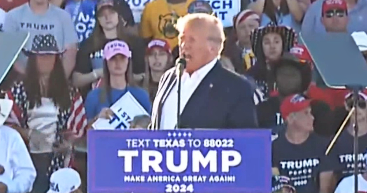 “Sono il vostro guerriero, votatemi e sarete vendicati”: il discorso di Trump al comizio in Texas
