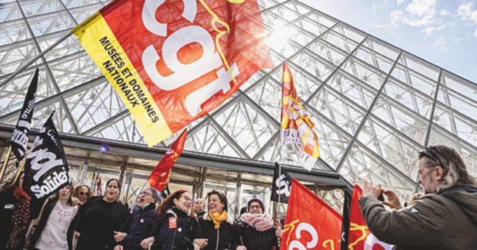 “Anche la Gioconda sciopera”. Dipendenti bloccano il Louvre