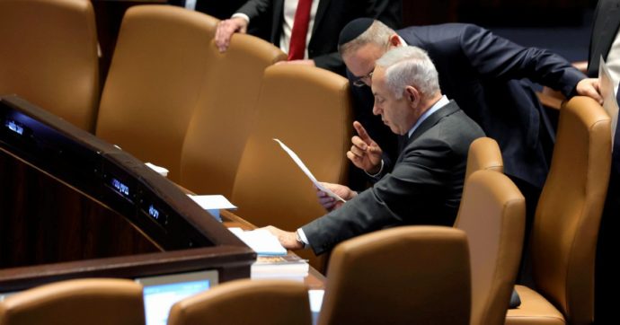 Israele, ha vinto la democrazia. Ma il fronte trasversale non si frena con il rinvio