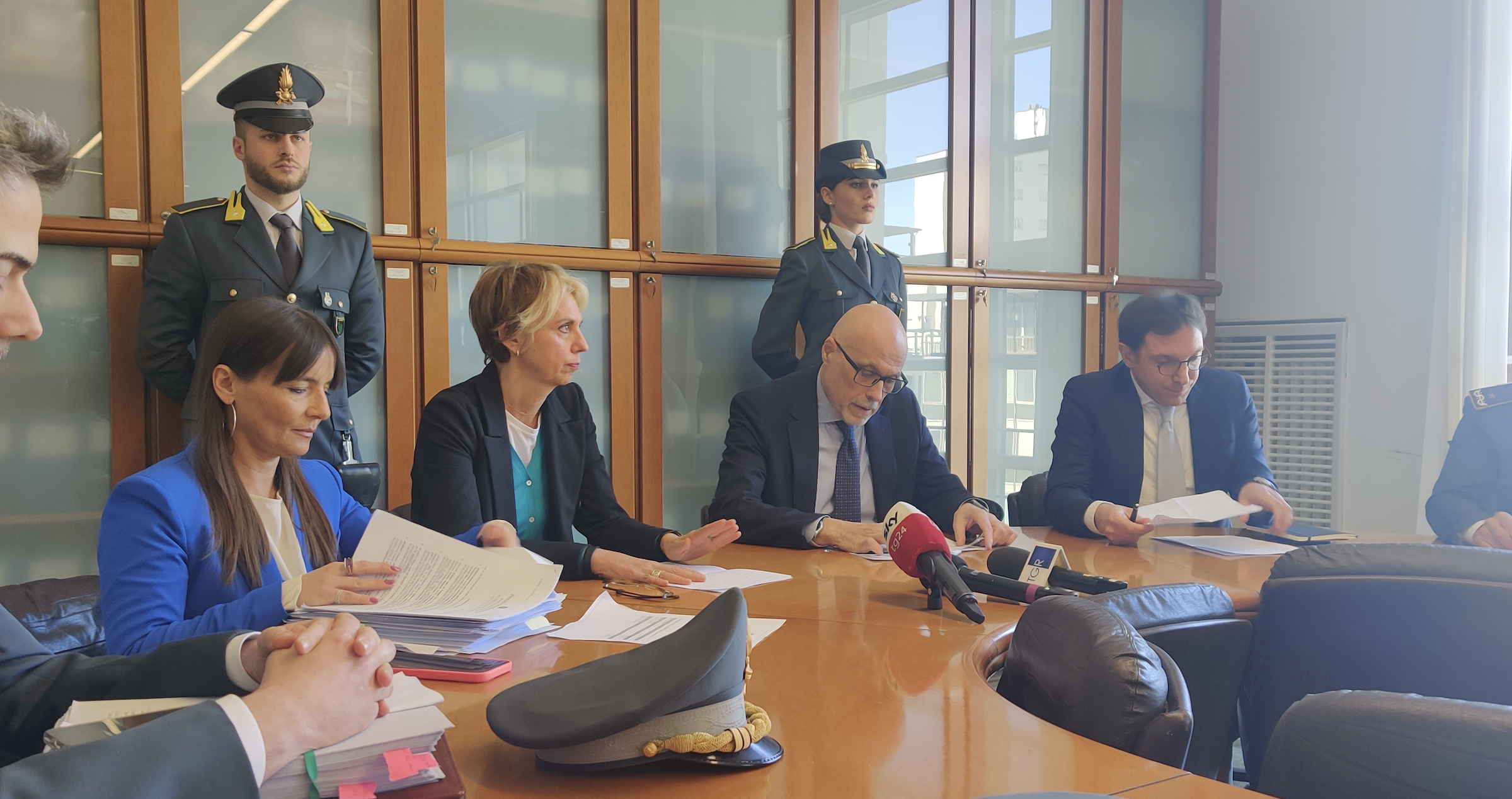 Trojan, la Procura di Milano: “Sono essenziali per il contrasto all’evasione”. M5S: “Bufale della maggioranza smentite dai magistrati”