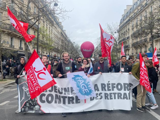 La Francia scende in piazza, proteste in oltre 200 città. Parigi, gli studenti in corteo con i lavoratori | Diretta. “Così ci prepariamo per resistere a Macron” | Focus | Rifondazione Santa Fiora