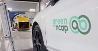 Copertina di Green NCAP, “auto sempre più ‘obese’ fanno male all’ambiente”