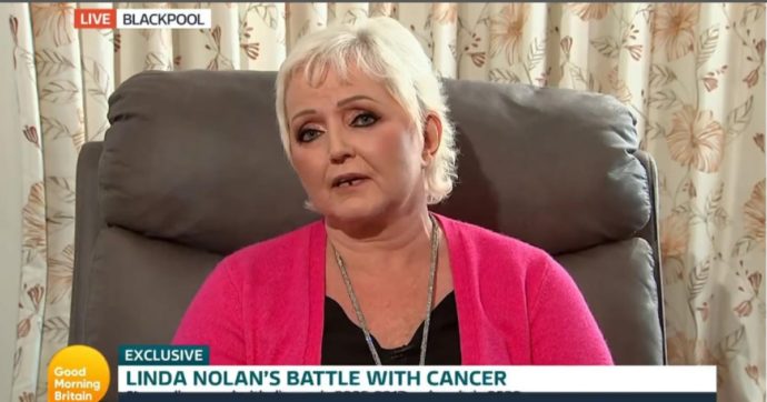 Linda Nolan: “Il tumore all’anca si è diffuso al fegato e ora al cervello, non so quanto tempo avrò. Stiamo preparando le cose per l’inevitabile”
