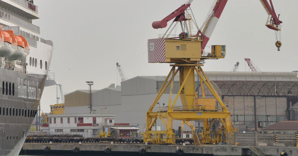 Porto Marghera, quasi 2mila lavoratori nei cantieri navali sfruttati e sottopagati: l’indagine della Guardia di Finanza