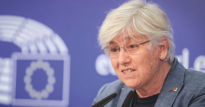 Clara Ponsatì, ex consigliera di Puigdemont accusata di disobbedienza