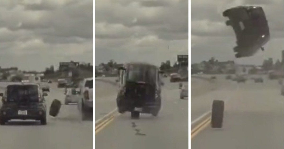 Auto perde una gomma mentre sfreccia in autostrada: lo pneumatico colpisce un’altra vettura e la fa schizzare in aria. Il video choc