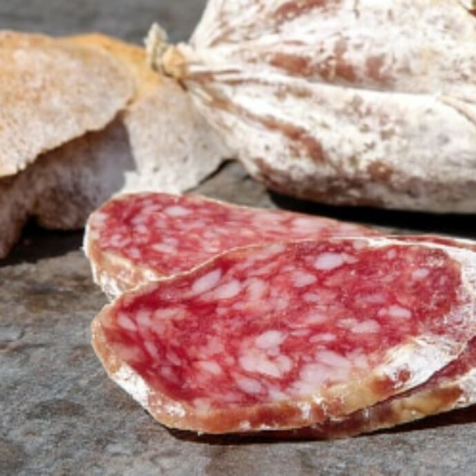 Salame al tartufo ritirato dai supermercati per rischio Listeria: ecco lotto e scadenza da controllare