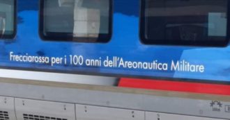Copertina di Epic fail sul treno Frecciarossa: la scritta per celebrare i 100 anni dell’Aeronautica è sbagliata