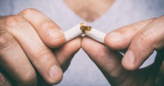 Copertina di “Gli abiti dei fumatori sono tossici come le loro sigarette, soprattutto per i bimbi. Ma il peggio sono le superfici contaminate di casa e delle auto”
