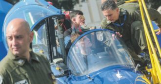 Copertina di Pisa, armi come giocattoli. I genitori: “Spot bellicista”